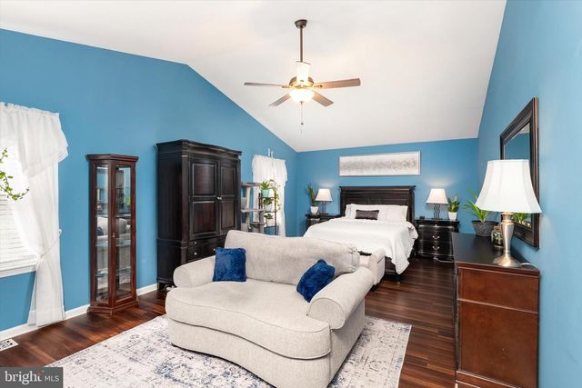 16 JERRYS DR, Burlington, NJ 08016
