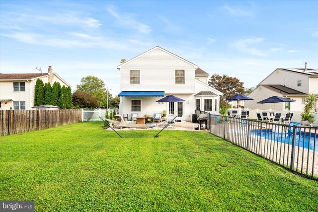16 JERRYS DR, Burlington, NJ 08016