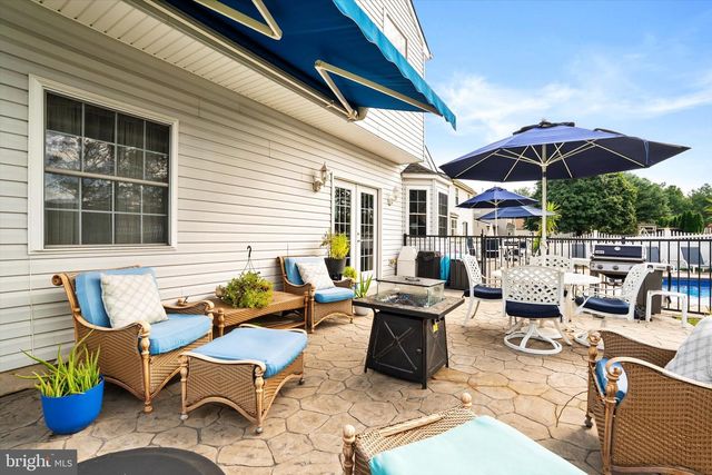 16 JERRYS DR, Burlington, NJ 08016
