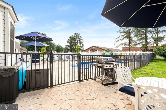 16 JERRYS DR, Burlington, NJ 08016