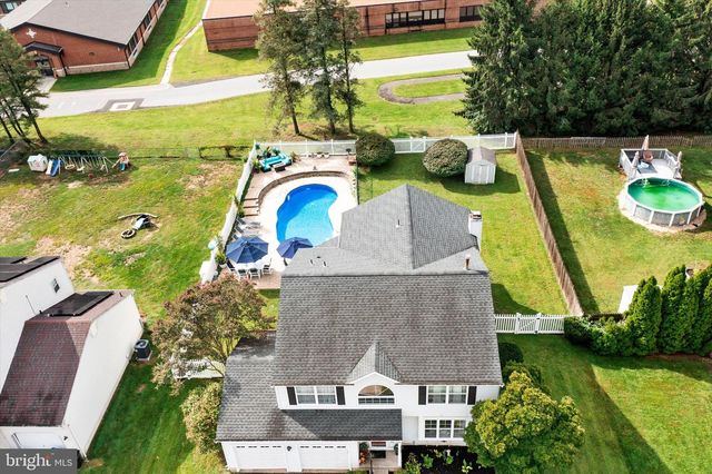 16 JERRYS DR, Burlington, NJ 08016