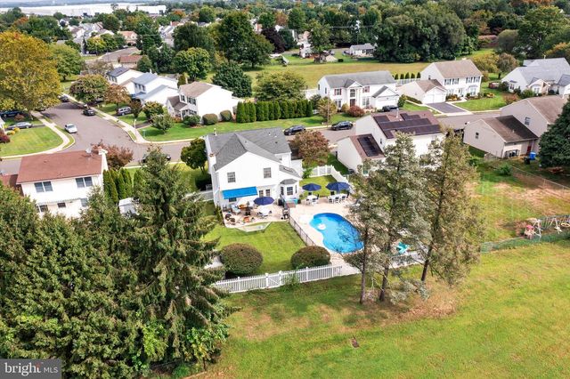 16 JERRYS DR, Burlington, NJ 08016