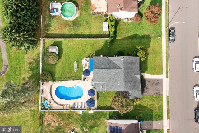 16 JERRYS DR, Burlington, NJ 08016