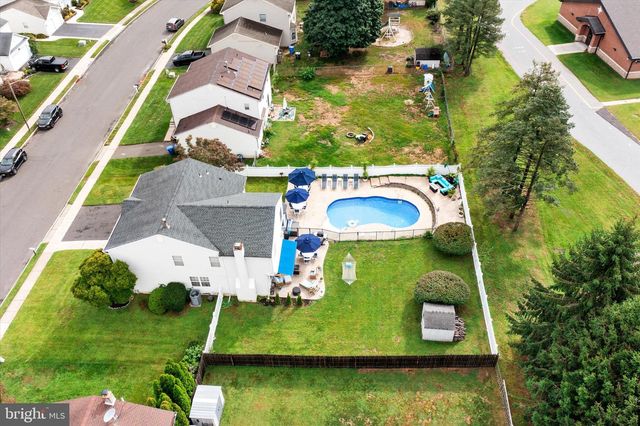 16 JERRYS DR, Burlington, NJ 08016