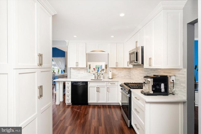 16 JERRYS DR, Burlington, NJ 08016