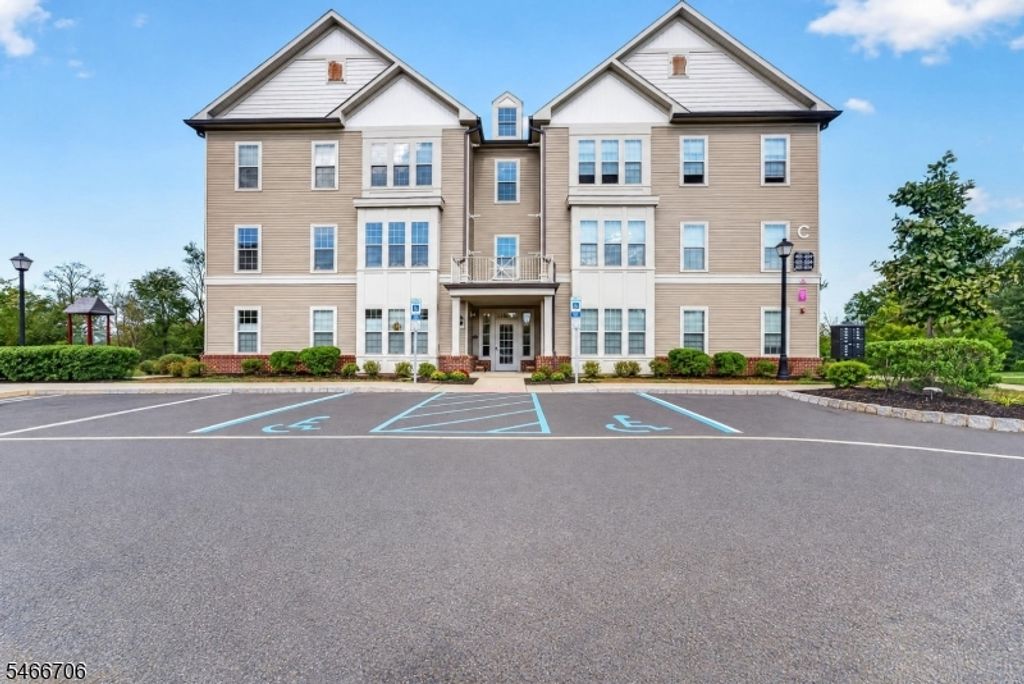 504 Altra Road, Raritan Twp., NJ 08822 — exterior