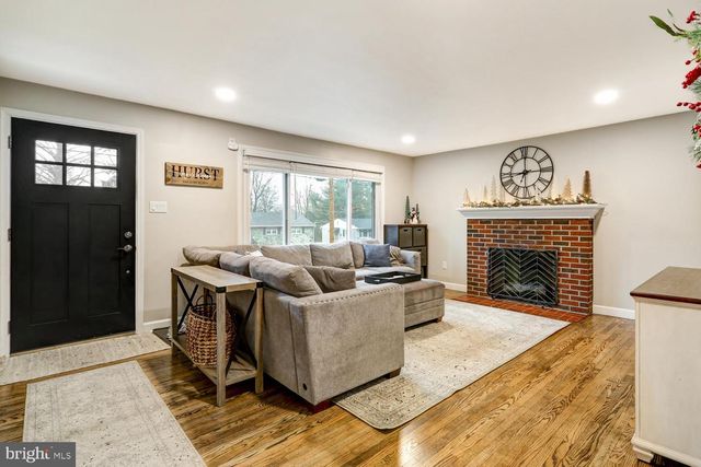 1562 VISTA RD, Lancaster, PA 17601