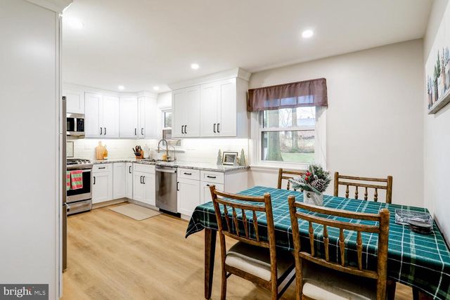 1562 VISTA RD, Lancaster, PA 17601