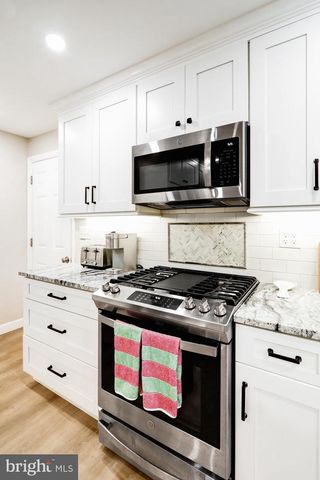 1562 VISTA RD, Lancaster, PA 17601