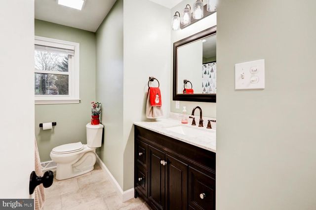 1562 VISTA RD, Lancaster, PA 17601