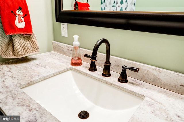 1562 VISTA RD, Lancaster, PA 17601