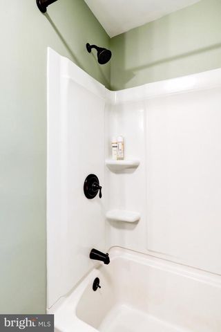 1562 VISTA RD, Lancaster, PA 17601