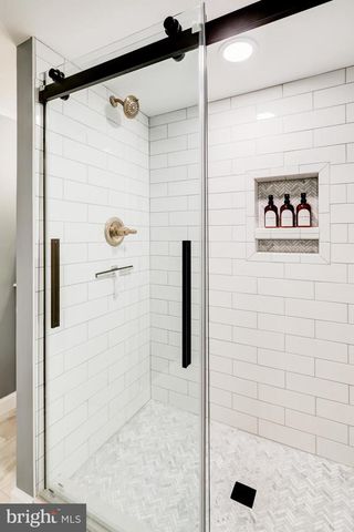 1562 VISTA RD, Lancaster, PA 17601