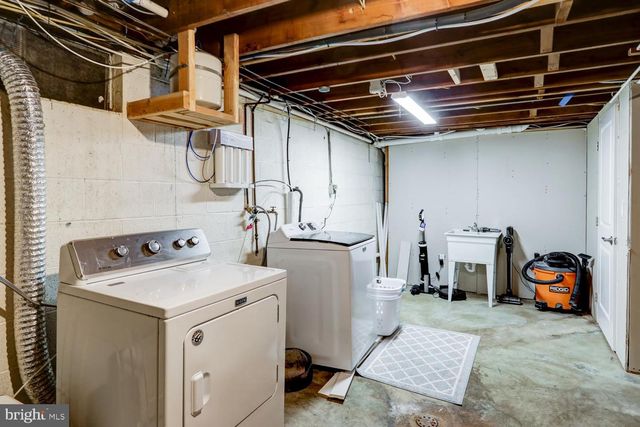 1562 VISTA RD, Lancaster, PA 17601