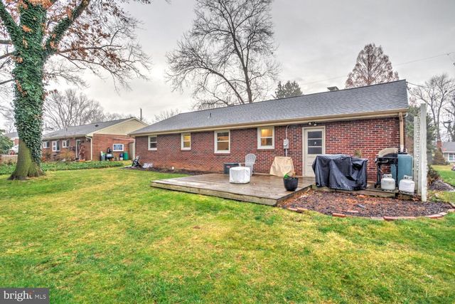 1562 VISTA RD, Lancaster, PA 17601