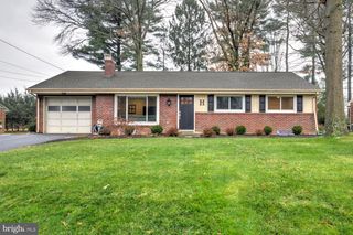 1562 VISTA RD, Lancaster, PA 17601