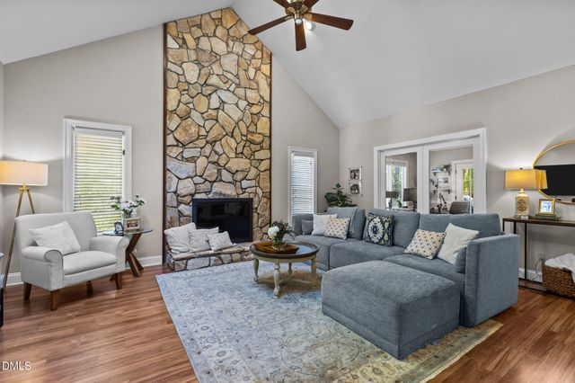 10709 E Bridgford Drive, Cary, NC 27518