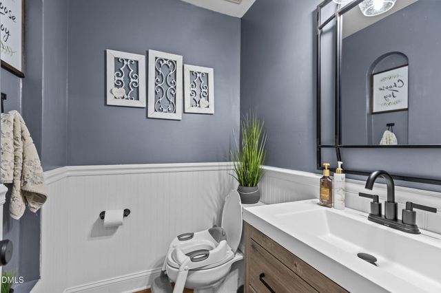 10709 E Bridgford Drive, Cary, NC 27518