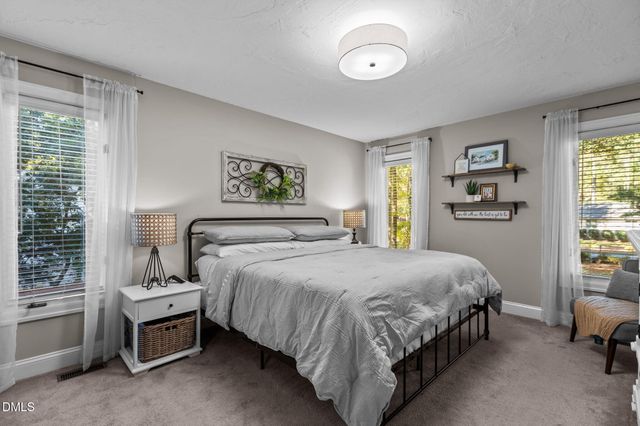 10709 E Bridgford Drive, Cary, NC 27518