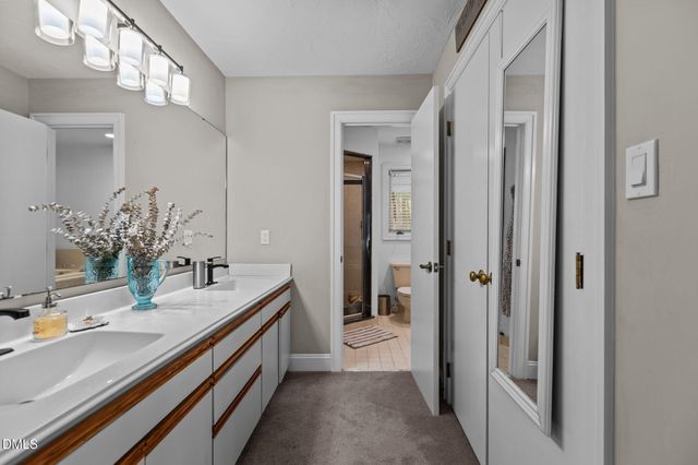 10709 E Bridgford Drive, Cary, NC 27518