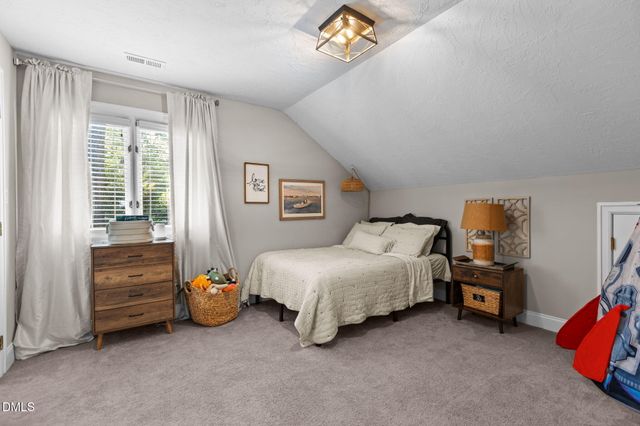 10709 E Bridgford Drive, Cary, NC 27518