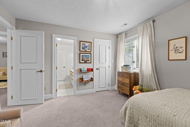 10709 E Bridgford Drive, Cary, NC 27518