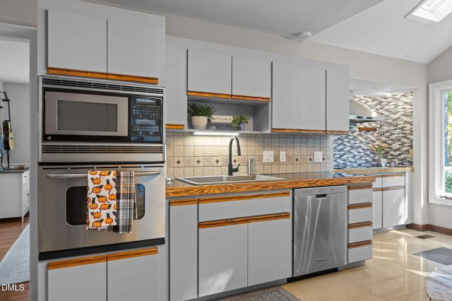 10709 E Bridgford Drive, Cary, NC 27518