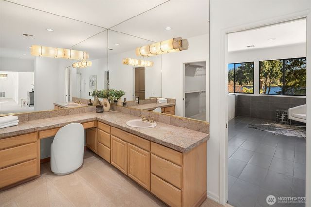 15805 SE 16th Street, Bellevue, WA 98008