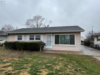 1310 Elmhurst Lane, Fremont, OH 43420