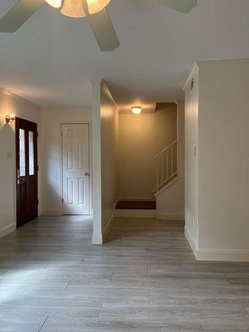 5817 Valley Forge Drive 90, Houston, TX 77057