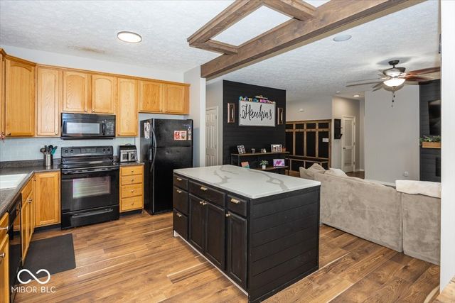 4162 S Woodtrail Lane, New Palestine, IN 46163