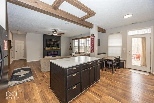 4162 S Woodtrail Lane, New Palestine, IN 46163