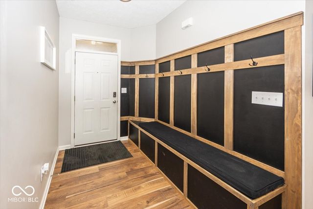 4162 S Woodtrail Lane, New Palestine, IN 46163