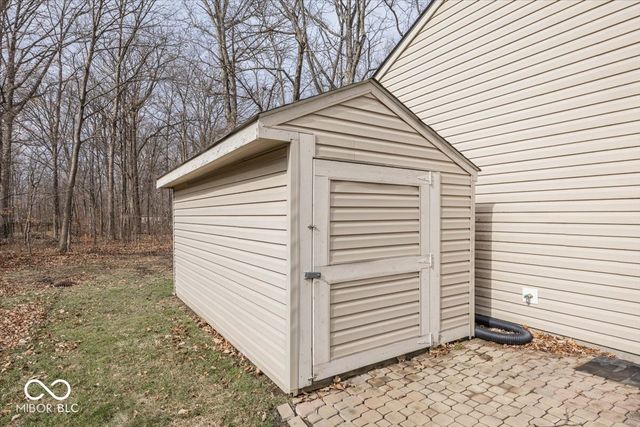 4162 S Woodtrail Lane, New Palestine, IN 46163