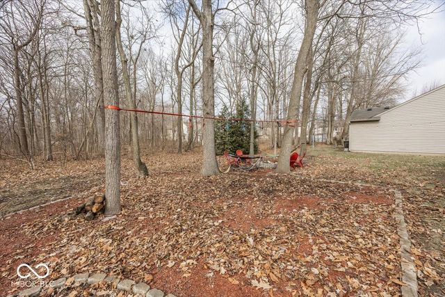 4162 S Woodtrail Lane, New Palestine, IN 46163