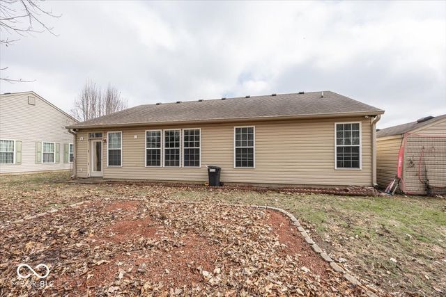4162 S Woodtrail Lane, New Palestine, IN 46163