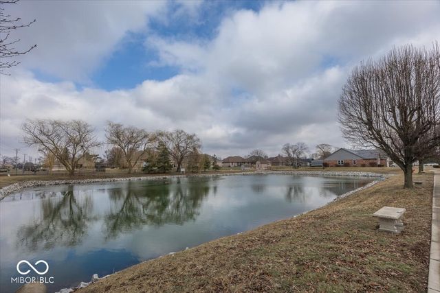 4162 S Woodtrail Lane, New Palestine, IN 46163