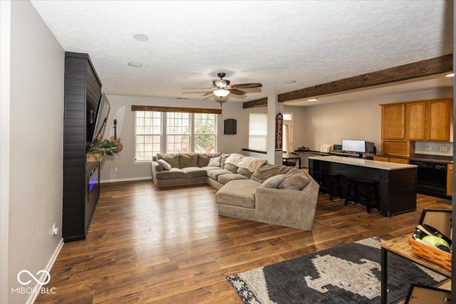 4162 S Woodtrail Lane, New Palestine, IN 46163