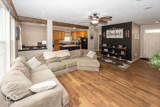 4162 S Woodtrail Lane, New Palestine, IN 46163