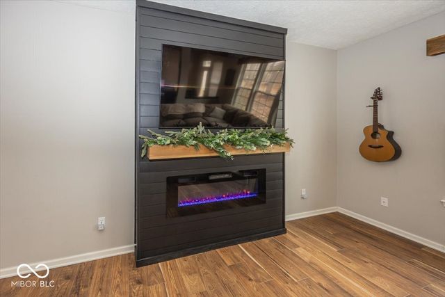 4162 S Woodtrail Lane, New Palestine, IN 46163