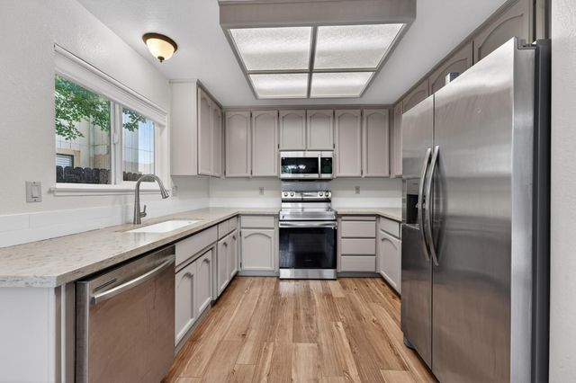 4714 Monument Dr, Sacramento, CA 95842