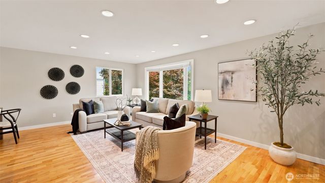 1703 128th Avenue SE, Bellevue, WA 98005