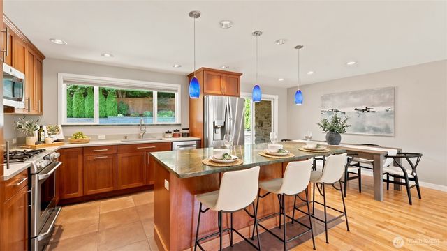 1703 128th Avenue SE, Bellevue, WA 98005