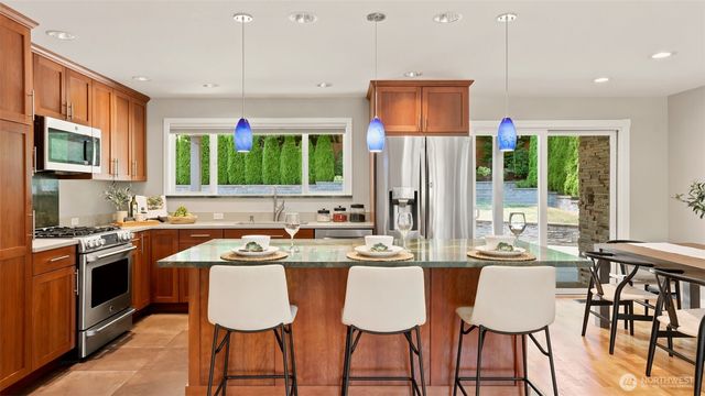 1703 128th Avenue SE, Bellevue, WA 98005