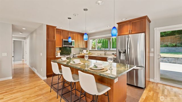 1703 128th Avenue SE, Bellevue, WA 98005