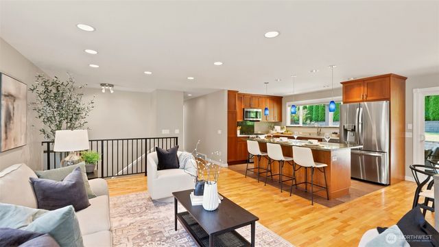 1703 128th Avenue SE, Bellevue, WA 98005