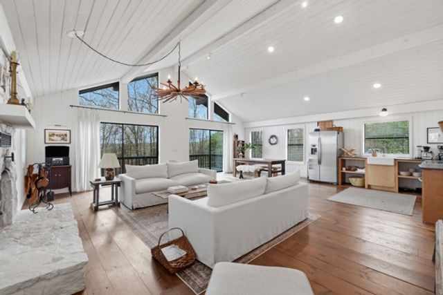 1830 County Road 246, Berryville, AR 72616