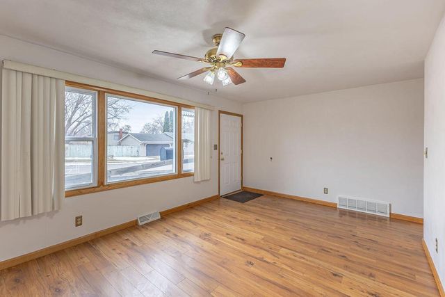 1111 pierce STREET, Onalaska, WI 54650