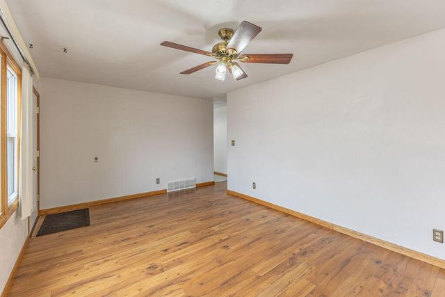 1111 pierce STREET, Onalaska, WI 54650