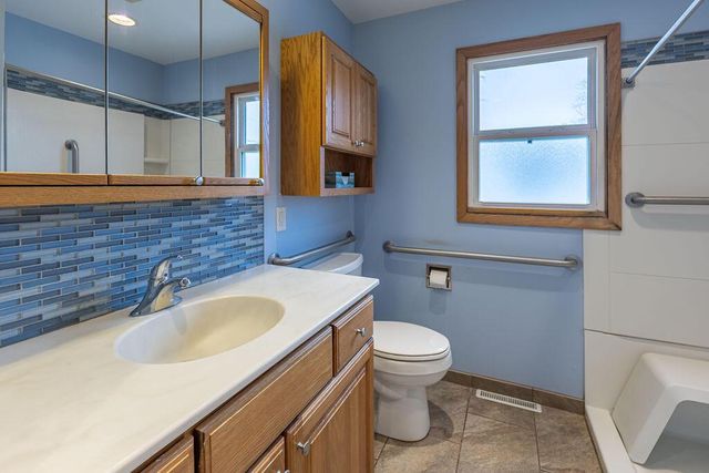 1111 pierce STREET, Onalaska, WI 54650